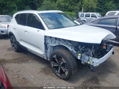 VOLVO XC40 2020