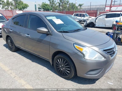 NISSAN VERSA 2016