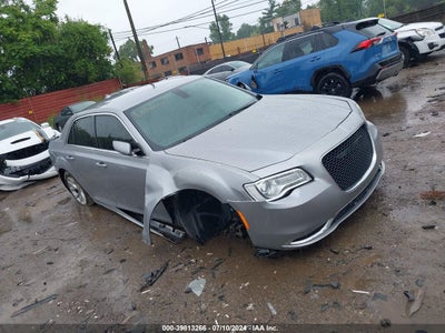 CHRYSLER 300 2015