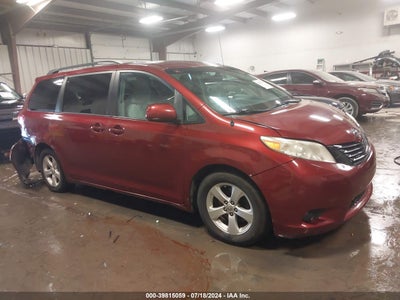 TOYOTA SIENNA 2012