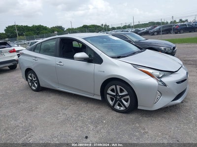 TOYOTA PRIUS 2018