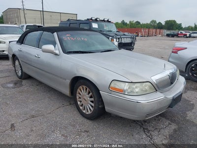 LINCOLN TOWN CAR 2005
