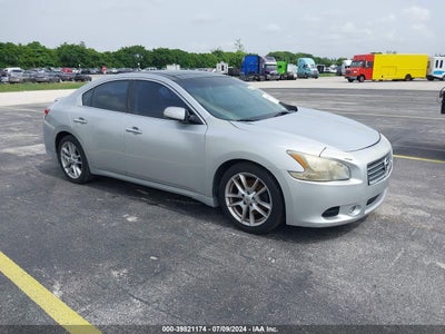 NISSAN MAXIMA 2010