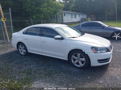 VOLKSWAGEN PASSAT 2013