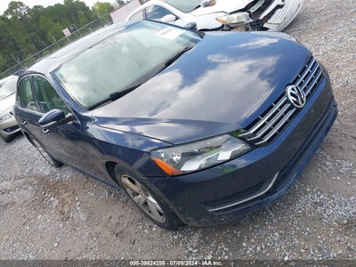VOLKSWAGEN PASSAT 2013