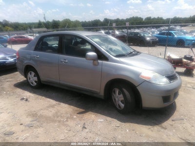 NISSAN VERSA 2010