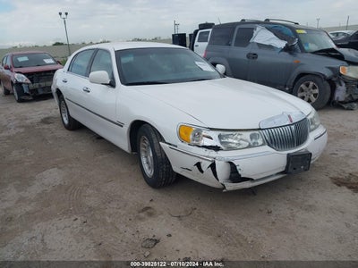 LINCOLN TOWN CAR 2002