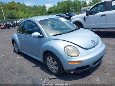 VOLKSWAGEN NEW BEETLE 2009
