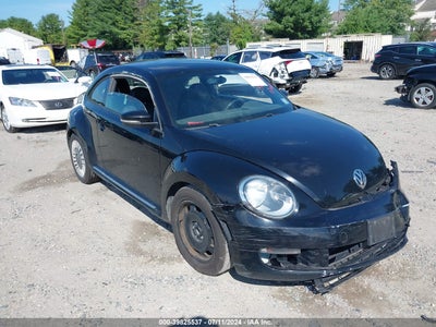 VOLKSWAGEN BEETLE 2014