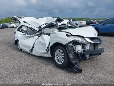 TOYOTA SIENNA 2016