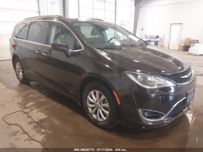 CHRYSLER PACIFICA 2018