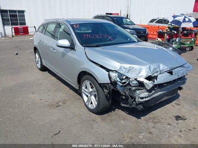 VOLVO V60 2015