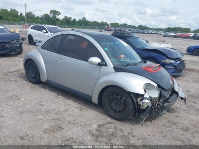 VOLKSWAGEN NEW BEETLE 2001