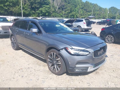 VOLVO V90 CROSS COUNTRY 2017