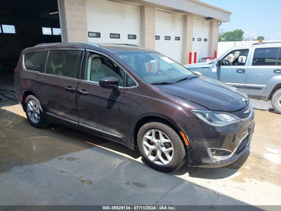 CHRYSLER PACIFICA 2017
