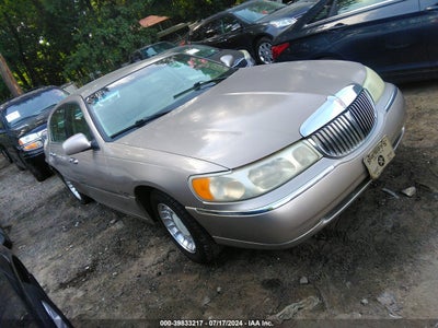 LINCOLN TOWN CAR 2000