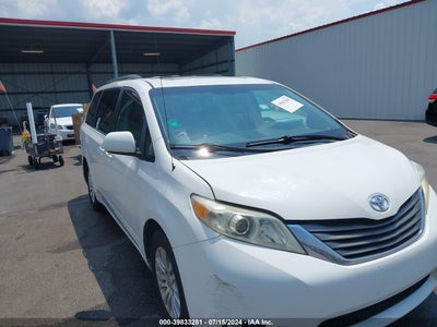 TOYOTA SIENNA 2012