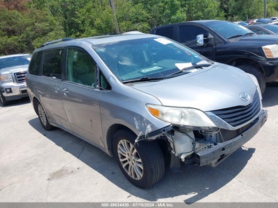 TOYOTA SIENNA 2011