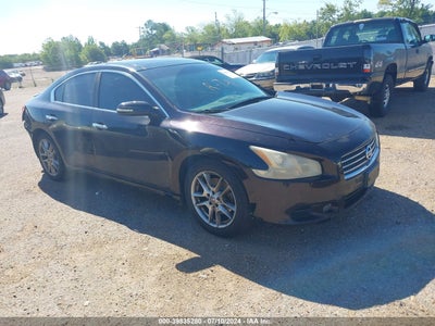 NISSAN MAXIMA 2010