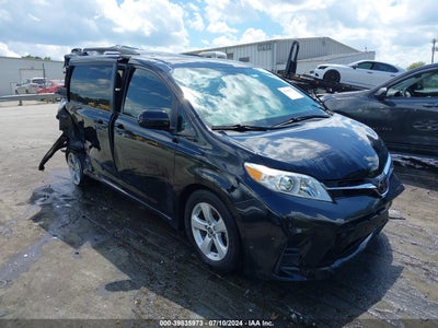 TOYOTA SIENNA 2018