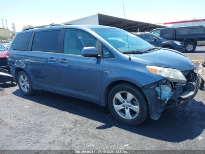 TOYOTA SIENNA 2013