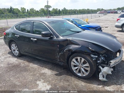 INFINITI M37 2011