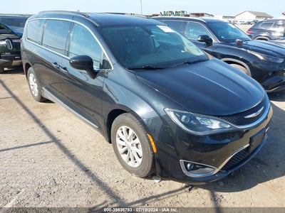 CHRYSLER PACIFICA 2017
