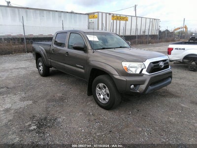 TOYOTA TACOMA 2015