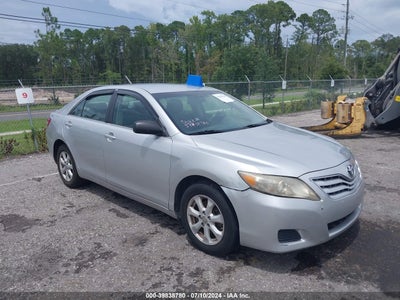 TOYOTA CAMRY 2011