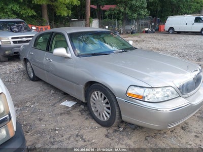LINCOLN TOWN CAR 2004