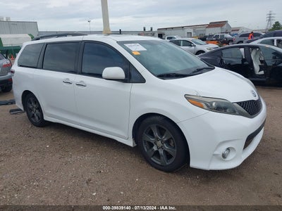 TOYOTA SIENNA 2017