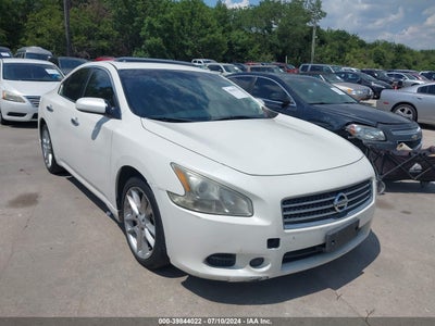 NISSAN MAXIMA 2010