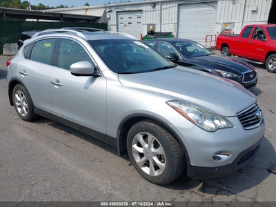 INFINITI JOURNEY 2010