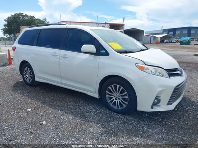TOYOTA SIENNA 2020