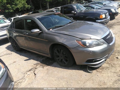 CHRYSLER 200 2013
