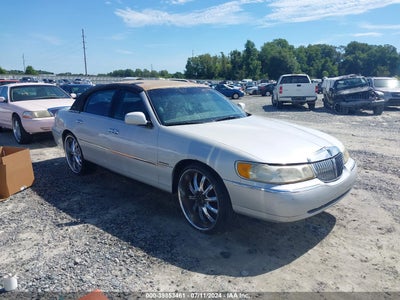 LINCOLN TOWN CAR 2002