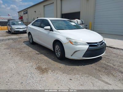 TOYOTA CAMRY 2015