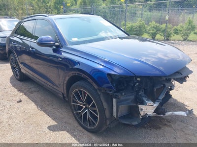 AUDI Q8 2021