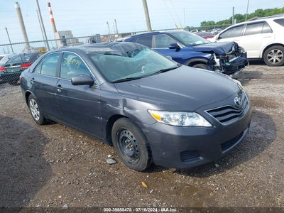 TOYOTA CAMRY 2011