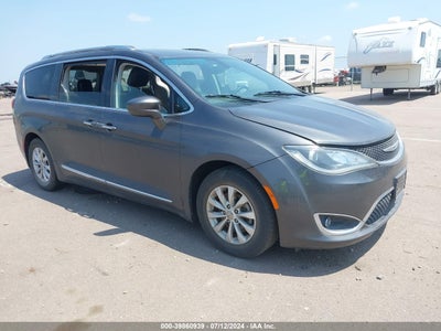 CHRYSLER PACIFICA 2018