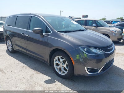 CHRYSLER PACIFICA 2017