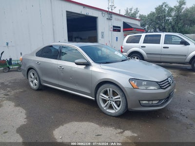VOLKSWAGEN PASSAT 2012