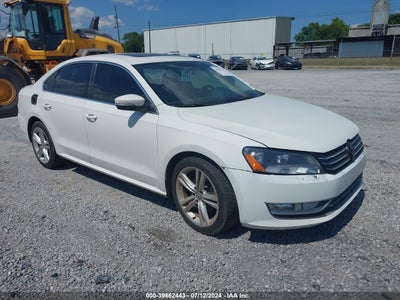 VOLKSWAGEN PASSAT 2013