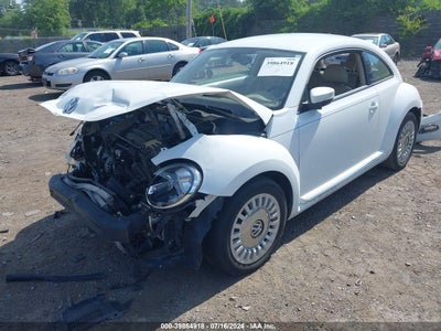 VOLKSWAGEN BEETLE 2016