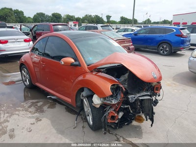 VOLKSWAGEN NEW BEETLE 2010