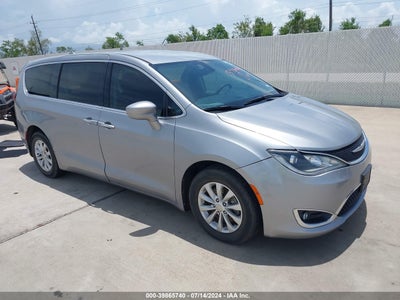 CHRYSLER PACIFICA 2018