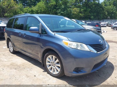 TOYOTA SIENNA 2014