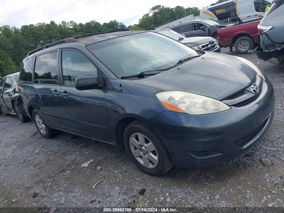TOYOTA SIENNA 2010