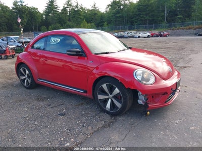 VOLKSWAGEN BEETLE 2014