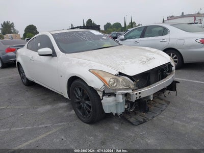 INFINITI Q60 2015